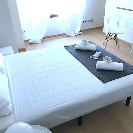 Mercado Central Rooms & Breakfast Apartment *
