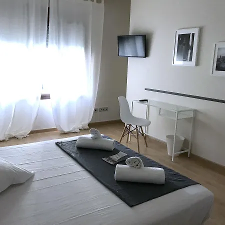 Mercado Central Rooms & Breakfast Apartment *