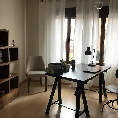 Mercado Central Rooms & Breakfast Apartment