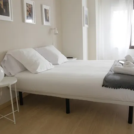 Mercado Central Rooms & Breakfast Apartment *
