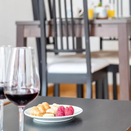 Mercado Central Rooms & Breakfast Apartment